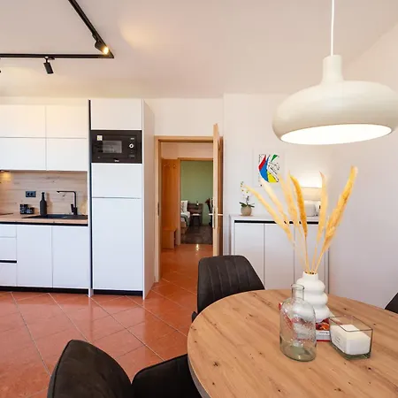Sanmarino Apartment *