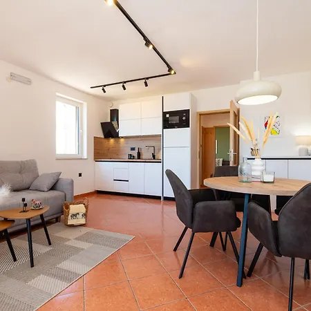 Apartment Sanmarino Pakostane