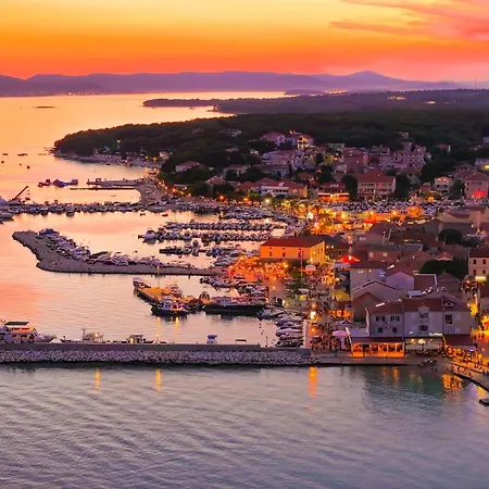 아파트 Sanmarino 파코스탄