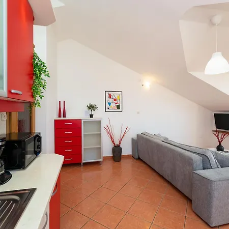 Sanmarino Apartament *